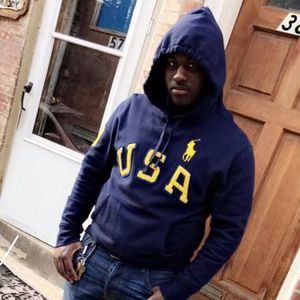 Meet your Posher, Dee